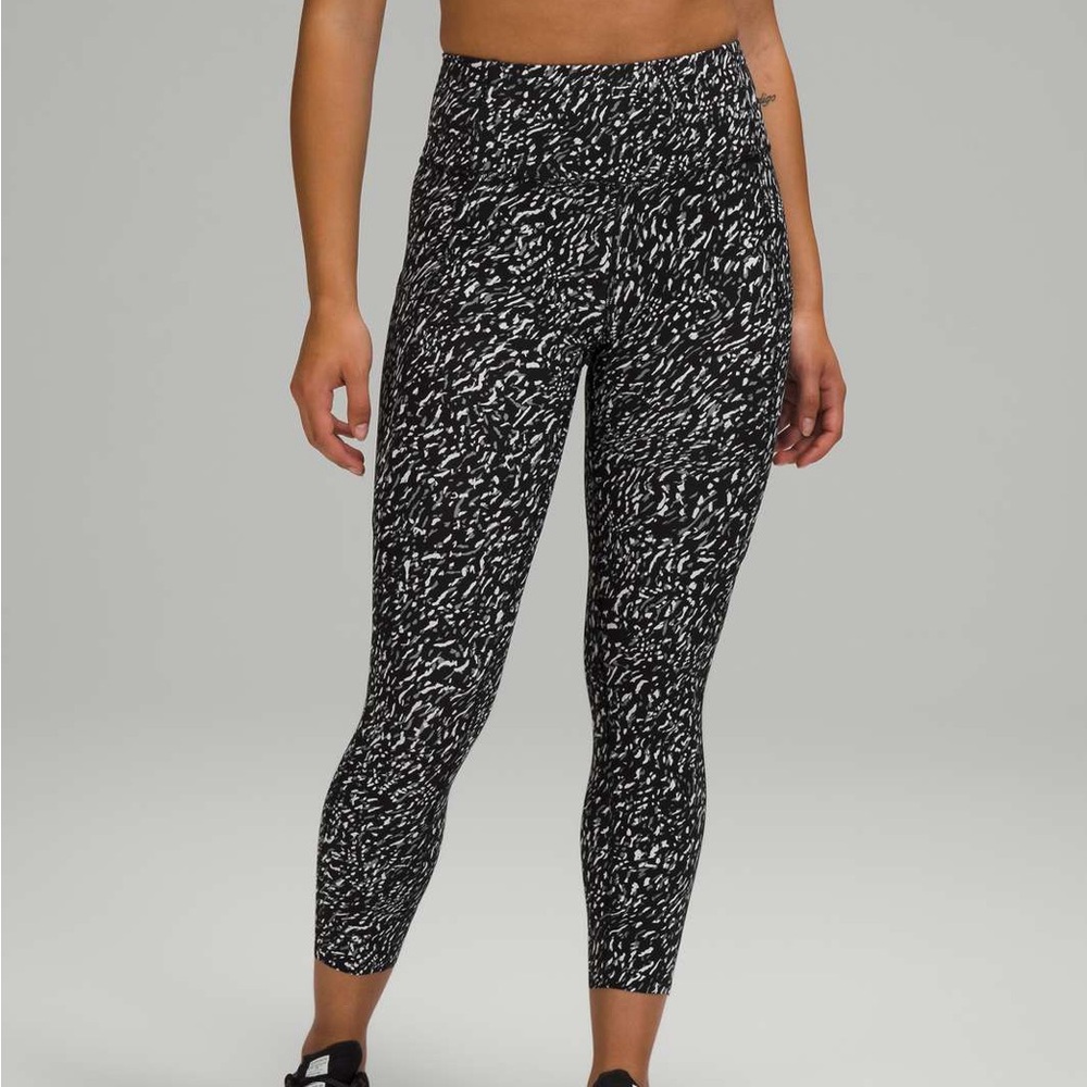 Lululemon Fast and Free High Rise Crop 23" — Speckle Trail Black Multi